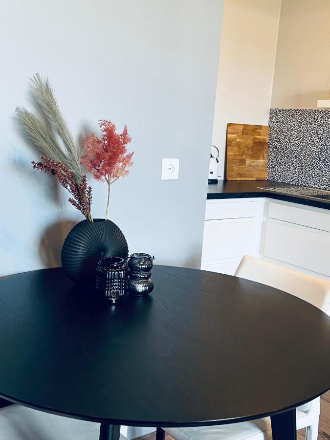 Nyibaer Studio Apartment Селфос Екстериор снимка