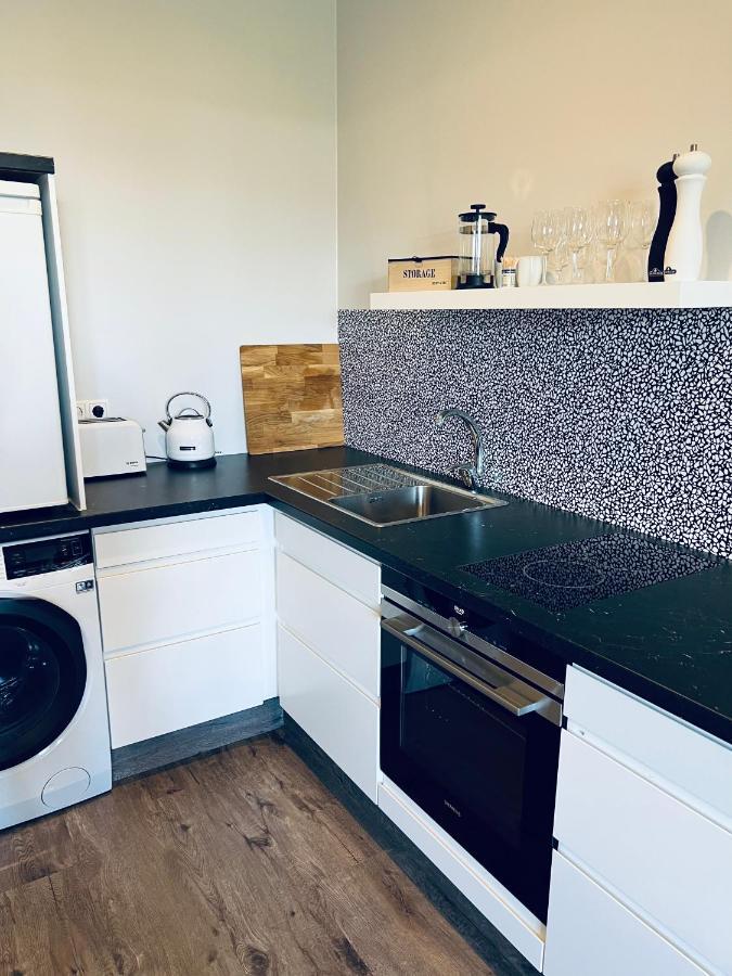 Nyibaer Studio Apartment Селфос Екстериор снимка